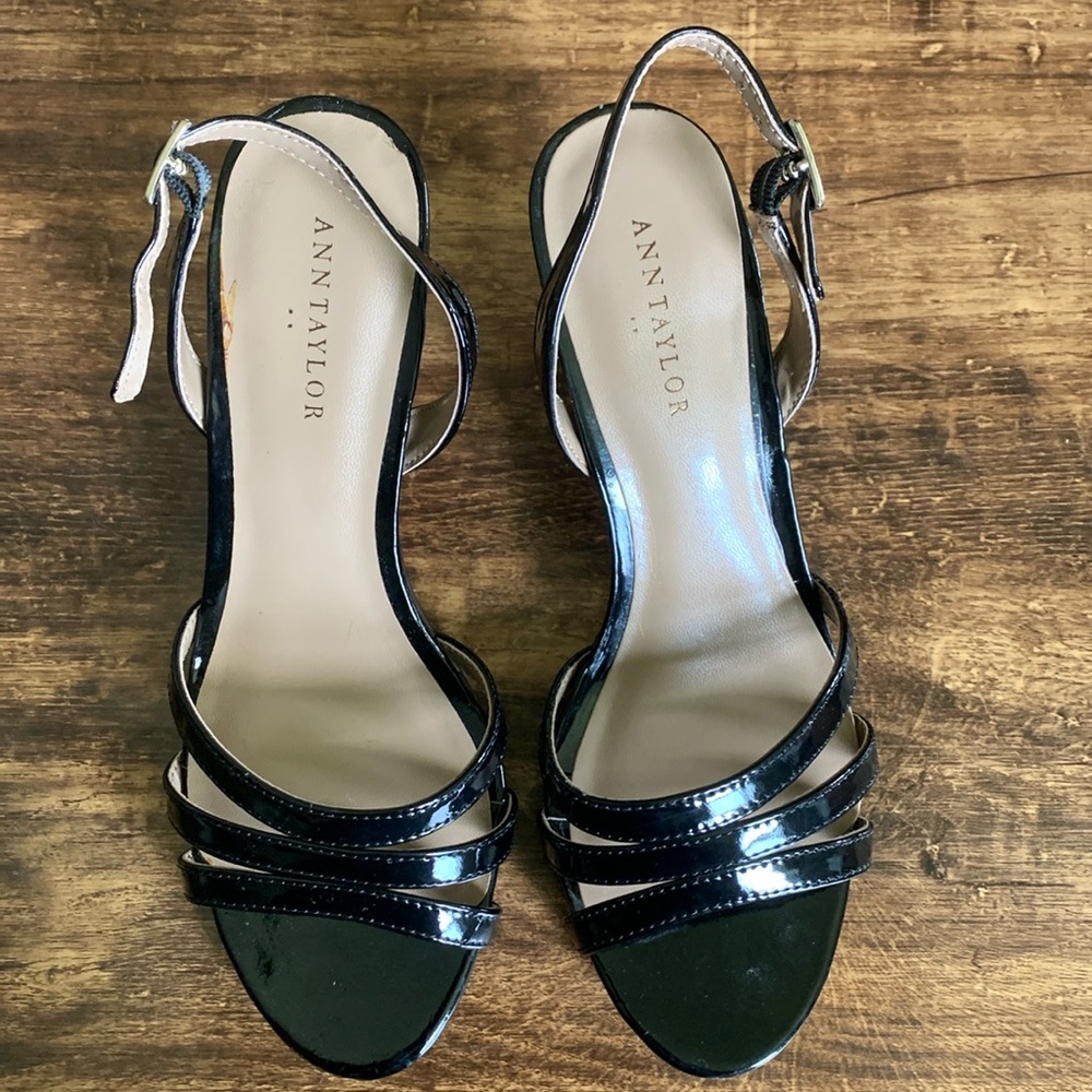 ANN TAYLOR ALIVIA STRAPPY KITTEN HEELS